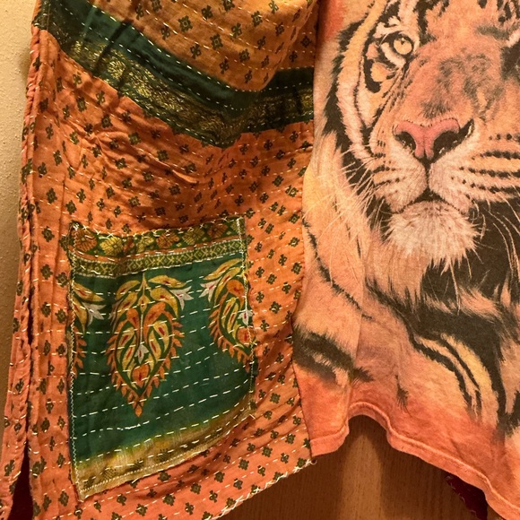 TIGER MOUNTAIN T Poncho Kantha w Pockets Handmade One Of a Kind Upcycled Boho - Picture 3 of 4